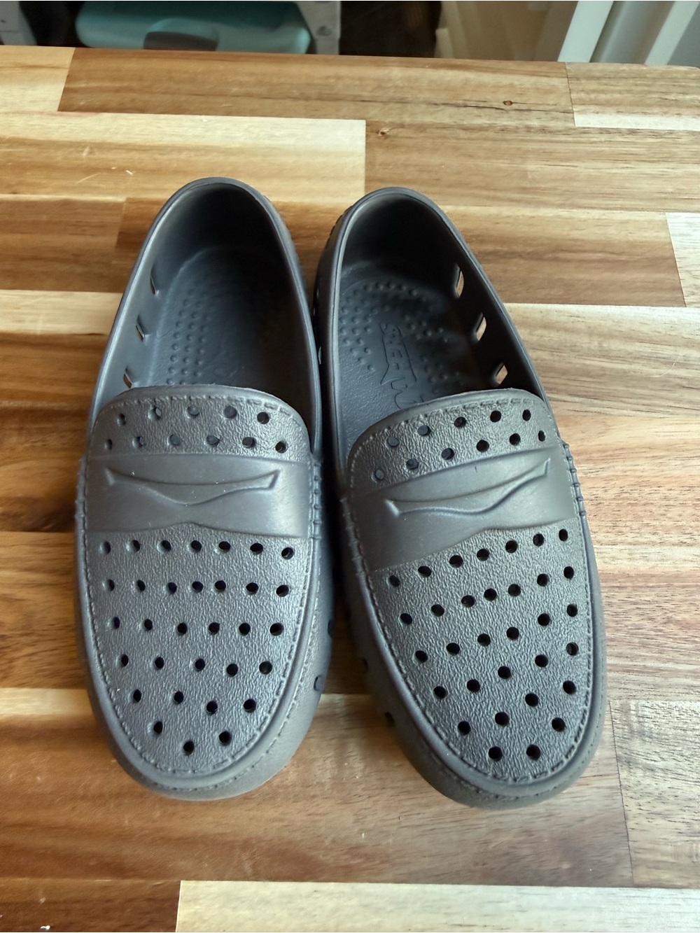 Floafers toddler boys size 9 EUC